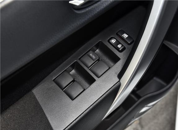 卡罗拉双擎E+ 2020款 1.8L E-CVT舒适版 车厢座椅   门窗控制