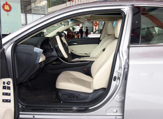 亚洲龙 2019款 2.5L Touring尊贵版 国V 车厢座椅   前排空间