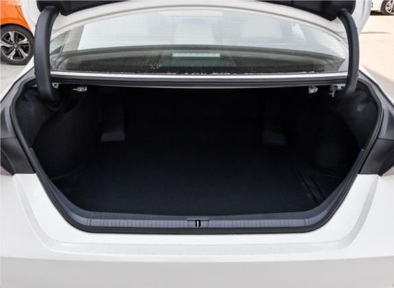 亚洲龙 2019款 双擎 2.5L XLE尊贵版 国V 车厢座椅   后备厢