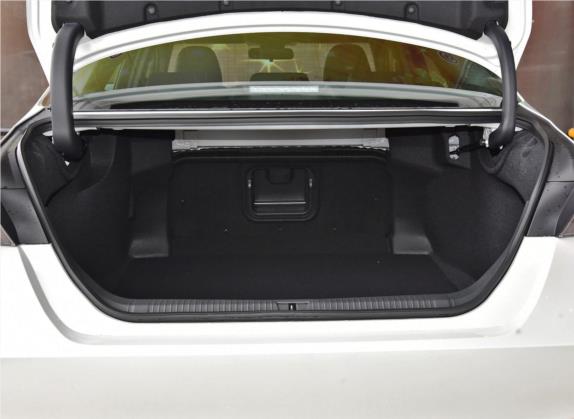 亚洲龙 2019款 2.5L 进取版 国V 车厢座椅   后备厢