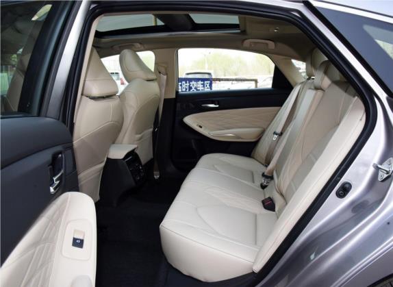 亚洲龙 2019款 2.5L Touring尊贵版 国VI 车厢座椅   后排空间