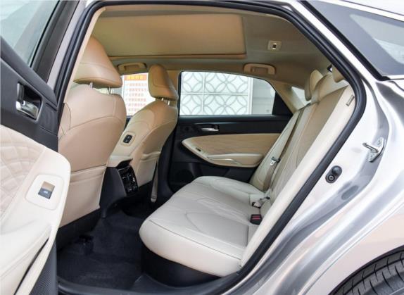 亚洲龙 2019款 双擎 2.5L XLE尊贵版 国VI 车厢座椅   后排空间