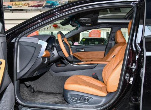 亚洲龙 2019款 双擎 2.5L Limited旗舰版 国VI 车厢座椅   前排空间