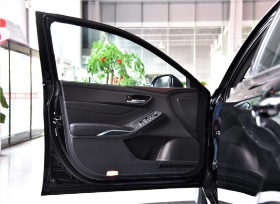 亚洲龙 2019款 2.0L 进取版 国VI 车厢座椅   前门板
