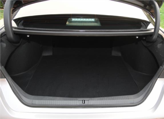 亚洲龙 2019款 2.0L XLE尊贵版 国VI 车厢座椅   后备厢