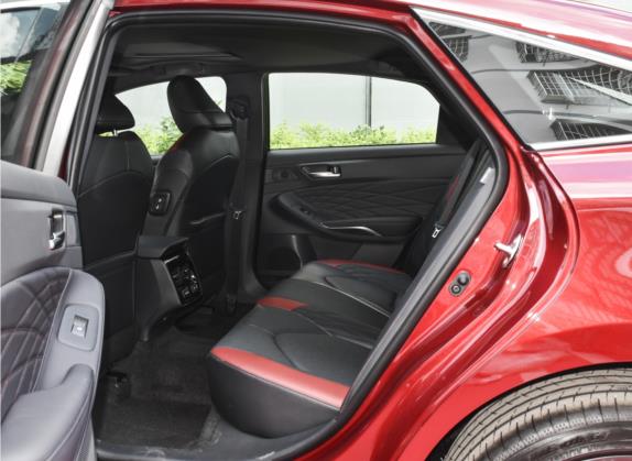 亚洲龙 2021款 2.5L Touring尊贵SPORT版 车厢座椅   后排空间