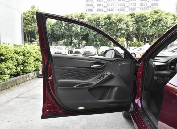 亚洲龙 2021款 2.5L Touring尊贵SPORT版 车厢座椅   前门板