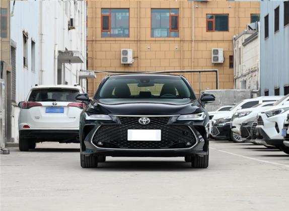亚洲龙 2022款 2.5L 豪华版 外观   正前
