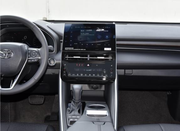 亚洲龙 2022款 2.5L Touring尊贵版 中控类   中控台