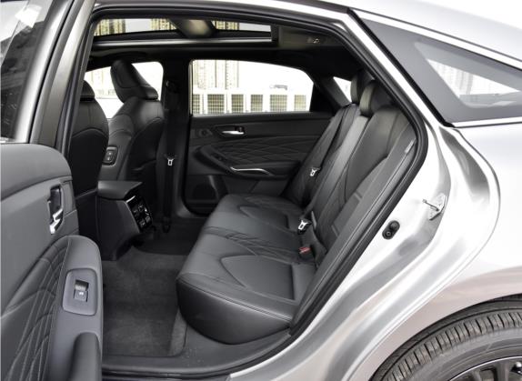 亚洲龙 2022款 2.5L Touring尊贵版 车厢座椅   后排空间
