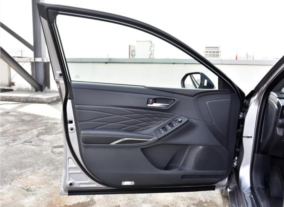亚洲龙 2022款 2.5L Touring尊贵版 车厢座椅   前门板