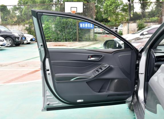 亚洲龙 2022款 2.0L XLE尊享版 车厢座椅   前门板