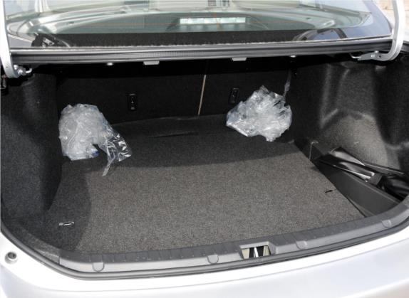 卡罗拉 2011款 纪念版 1.6L 手动GL 车厢座椅   后备厢