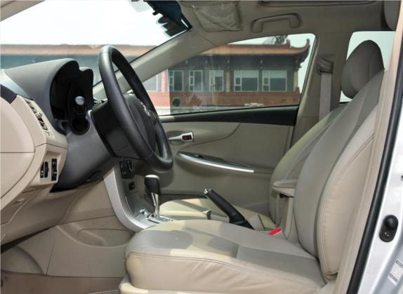 卡罗拉 2011款 1.8L CVT GLX-i导航版 车厢座椅   前排空间