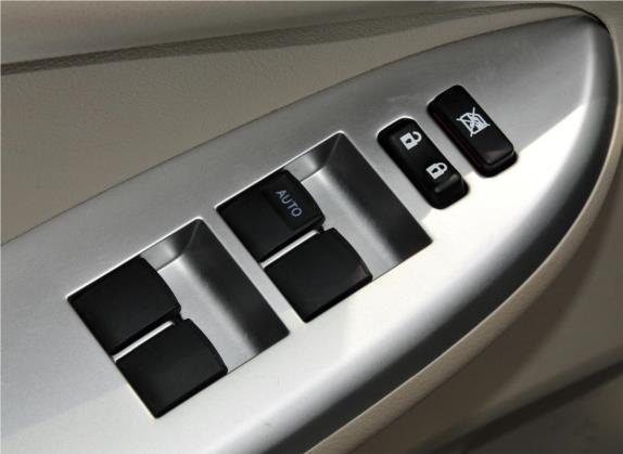 卡罗拉 2011款 1.8L CVT GLX-i导航版 车厢座椅   门窗控制