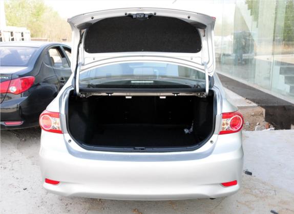 卡罗拉 2012款 炫装版 1.6L 手动GL 车厢座椅   后备厢