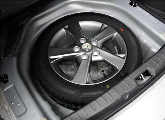 卡罗拉 2012款 炫装版 1.8L CVT GL-i 其他细节类   备胎
