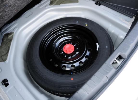 卡罗拉 2013款 特装版 1.6L 手动炫酷型GL 其他细节类   备胎