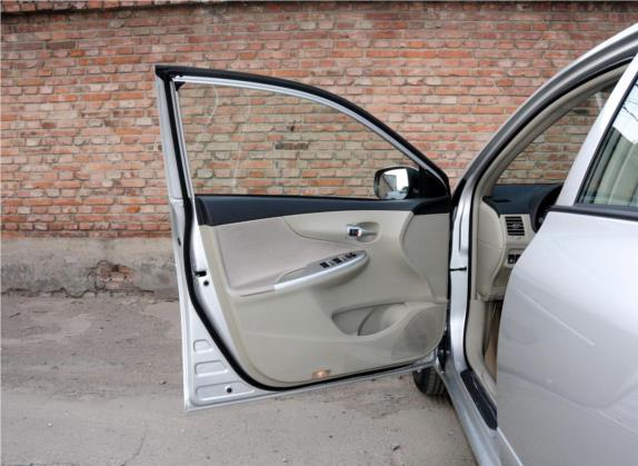 卡罗拉 2013款 特装版 1.6L 手动炫酷型GL 车厢座椅   前门板