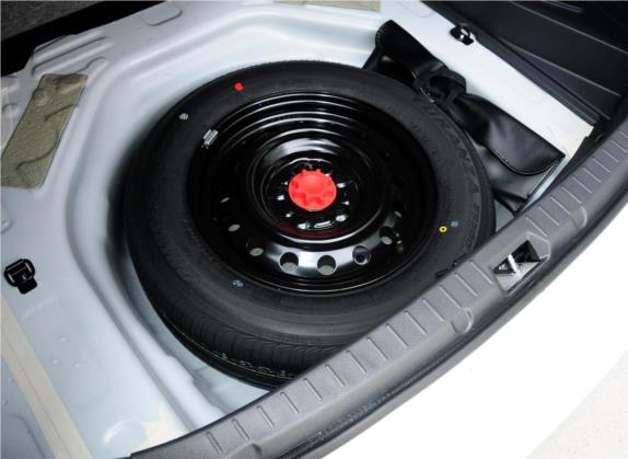 卡罗拉 2013款 特装版 1.6L 自动炫酷型GL 其他细节类   备胎