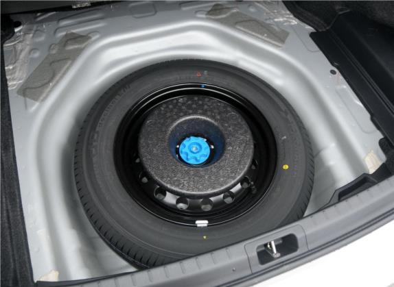 卡罗拉 2014款 1.6L CVT GL 其他细节类   备胎