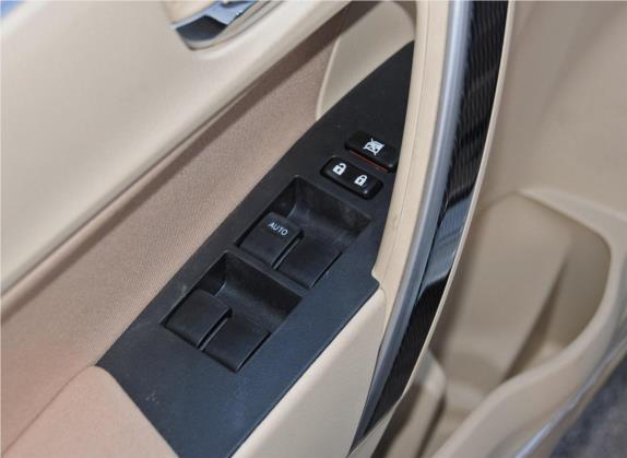 卡罗拉 2014款 1.6L 手动GL-i 车厢座椅   门窗控制