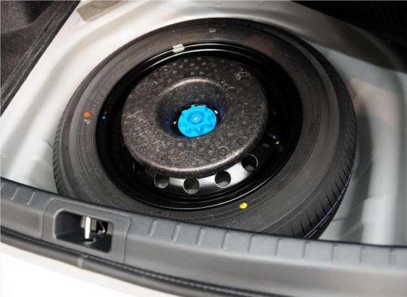 卡罗拉 2014款 1.6L CVT GL-i 其他细节类   备胎