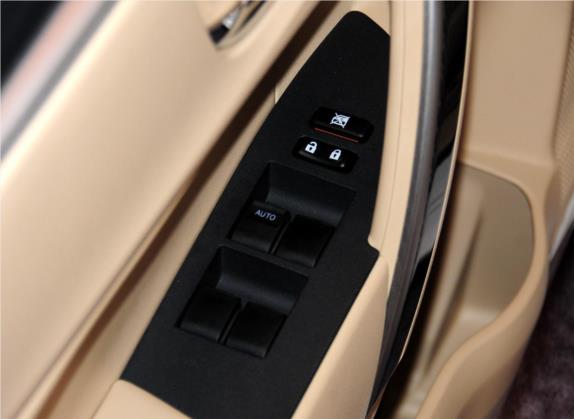 卡罗拉 2014款 1.6L CVT GLX-i 车厢座椅   门窗控制