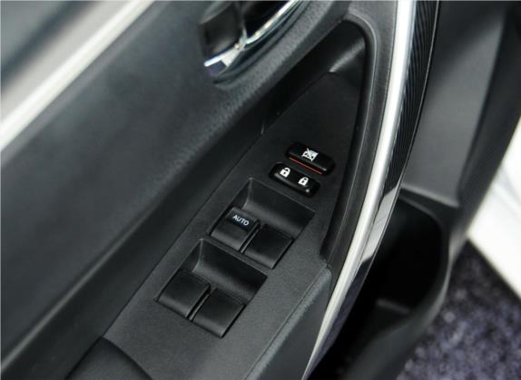 卡罗拉 2014款 1.6L CVT GLX-i导航版 车厢座椅   门窗控制