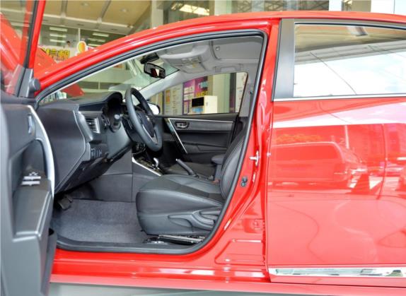 卡罗拉 2016款 双擎 1.8L E-CVT豪华版 车厢座椅   前排空间