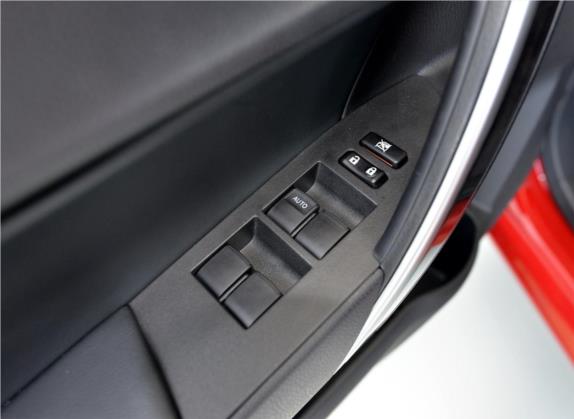 卡罗拉 2016款 双擎 1.8L E-CVT豪华版 车厢座椅   门窗控制