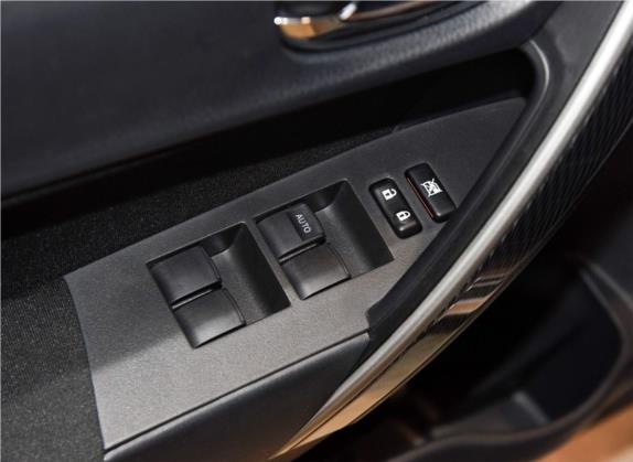 卡罗拉 2017款 1.2T CVT GL-i 车厢座椅   门窗控制