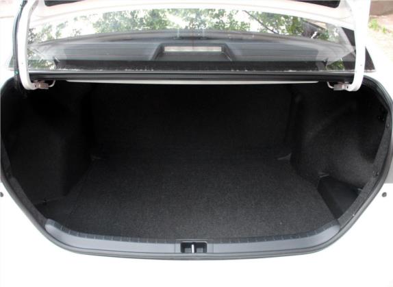 卡罗拉 2017款 改款 1.2T 手动GL 车厢座椅   后备厢