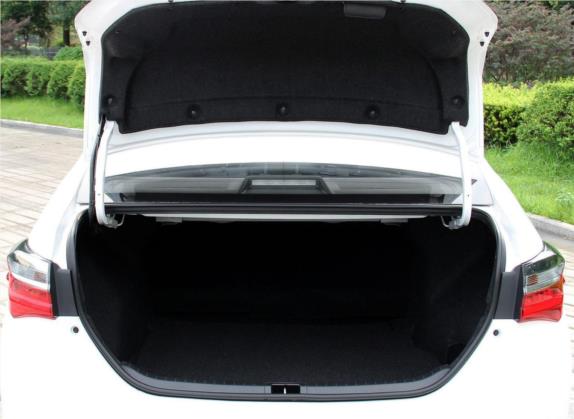 卡罗拉 2017款 改款 1.2T 手动GL-i真皮版 车厢座椅   后备厢