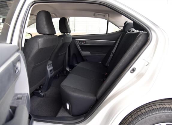 卡罗拉 2017款 改款双擎 1.8L E-CVT先锋版 车厢座椅   后排空间