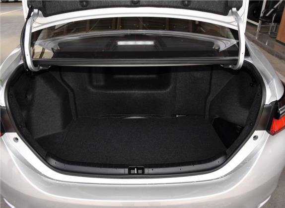 卡罗拉 2017款 改款双擎 1.8L E-CVT先锋版 车厢座椅   后备厢