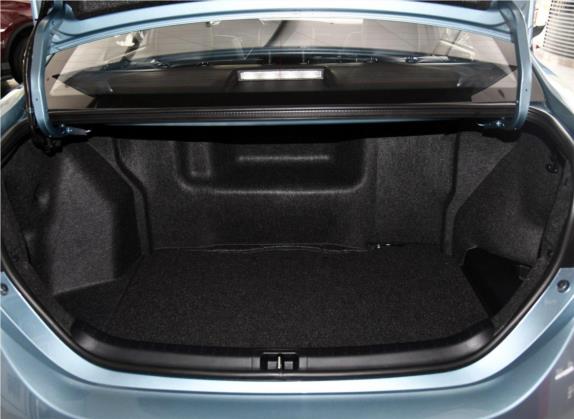 卡罗拉 2017款 改款双擎 1.8L E-CVT精英版 车厢座椅   后备厢