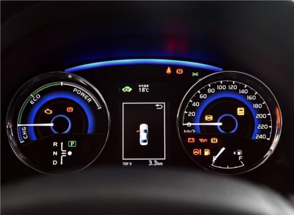 卡罗拉 2017款 改款双擎 1.8L E-CVT精英版 中控类   仪表盘