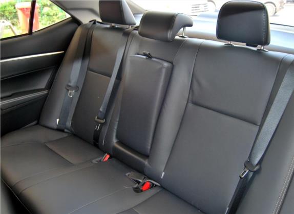 卡罗拉 2017款 改款双擎 1.8L E-CVT豪华版 车厢座椅   后排空间