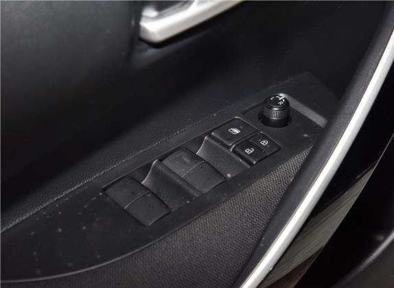 卡罗拉 2019款 双擎 1.8L E-CVT GL-i先锋版 车厢座椅   门窗控制