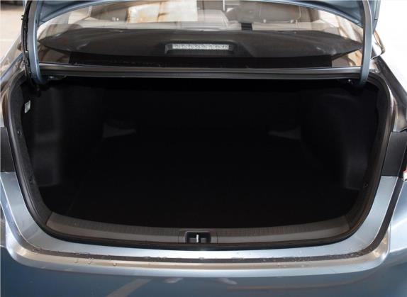 卡罗拉 2019款 双擎 1.8L E-CVT GL-i精英版 车厢座椅   后备厢