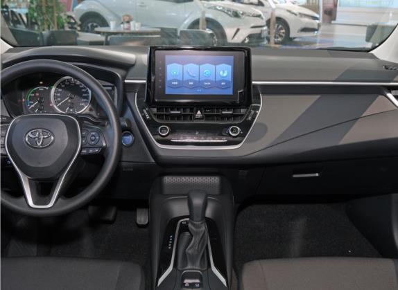 卡罗拉 2021款 双擎 1.8L E-CVT先锋版 中控类   中控台