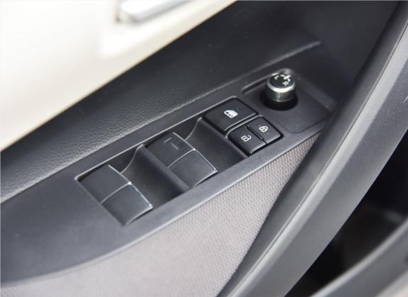 卡罗拉 2021款 1.2T S-CVT 精英版 车厢座椅   门窗控制