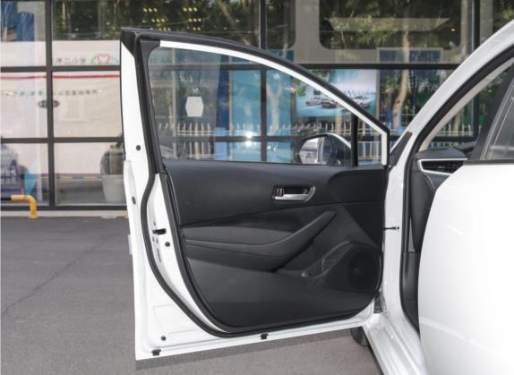 卡罗拉 2022款 TNGA 1.5L CVT先锋版 车厢座椅   前门板