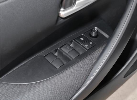卡罗拉 2022款 1.2T S-CVT先锋PLUS版 车厢座椅   门窗控制