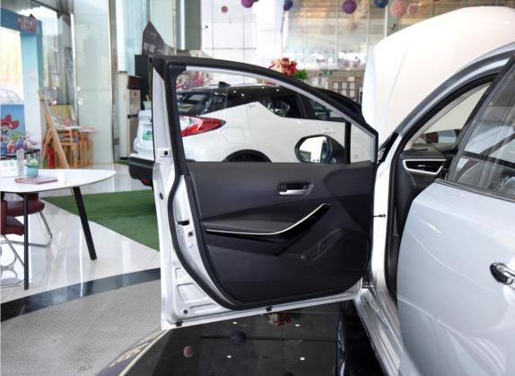 亚洲狮 2021款 2.0L 尊贵版 车厢座椅   前门板