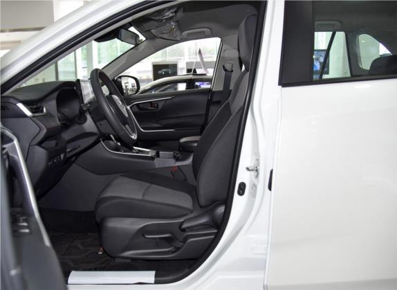 RAV4荣放双擎E+ 2021款 2.5L 两驱都市Pro 车厢座椅   前排空间