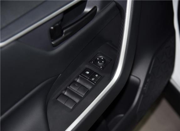 RAV4荣放双擎E+ 2021款 2.5L 两驱都市Pro 车厢座椅   门窗控制
