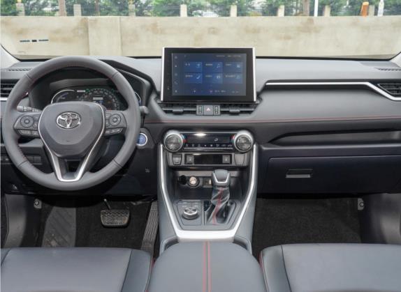 RAV4荣放双擎E+ 2022款 2.5L 两驱精英Pro 中控类   中控台