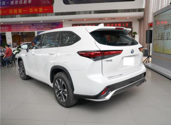 皇冠陆放 2021款  2.5L HEV两驱进取版 外观   斜后